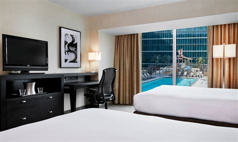 Hilton Anaheim Rooms: Pictures & Reviews .